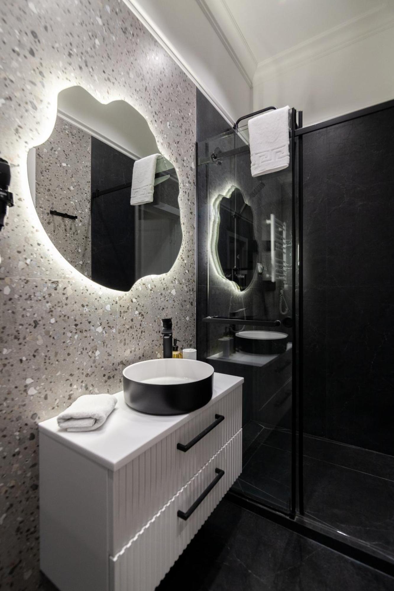 Leogrand Apartments On Franka 35 Lviv Buitenkant foto