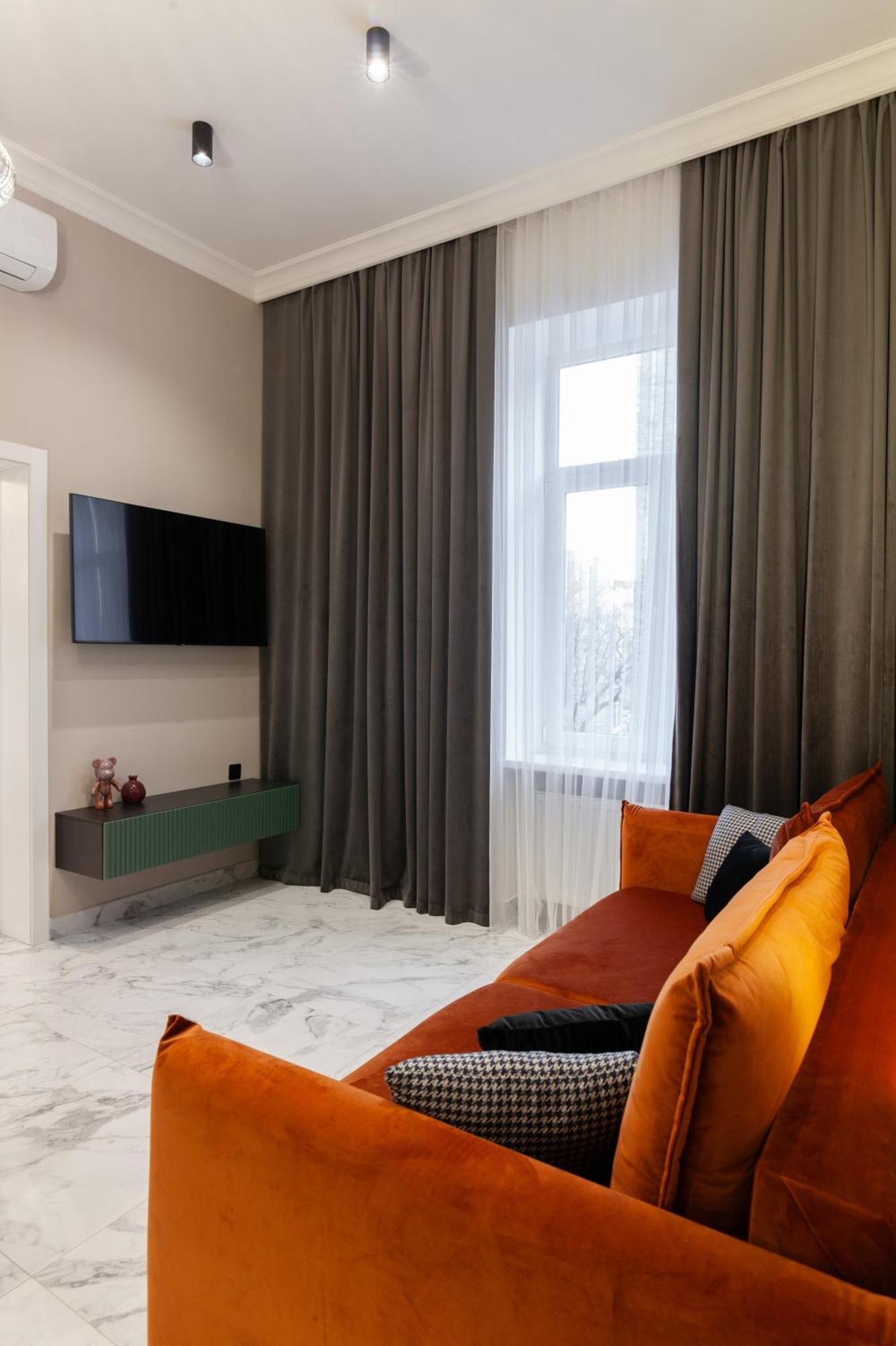 Leogrand Apartments On Franka 35 Lviv Buitenkant foto